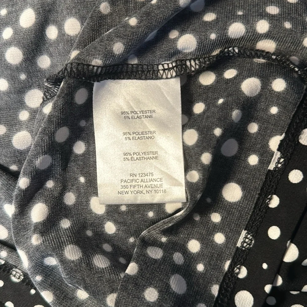 Jones New York polka dot sleeveless blouse - gathered front - sz medium - Picture 6 of 7